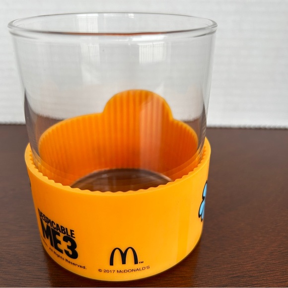 MINIONS DRINKING GLASSES 2017 MCDONALD'S UNIVERSAL STUDIO DESPICABLE ME 3 MOVIE - Picture 5 of 14